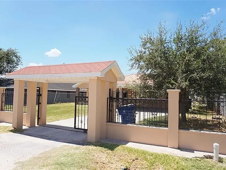 15505 Ebony St — Photo 3