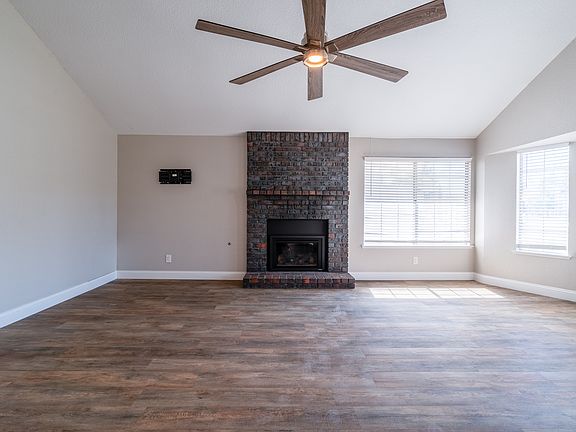 5th image of 2475 Escalon Ave