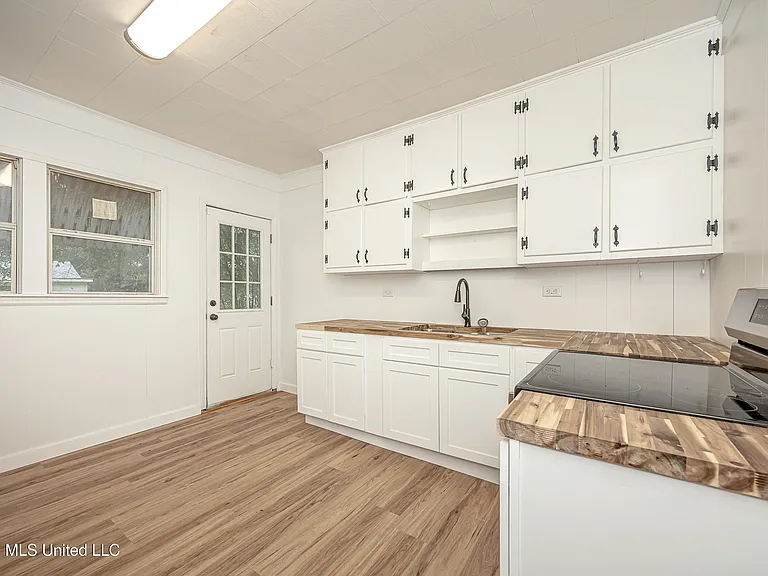 4406 Richard St — Photo 21