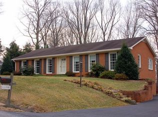 1915 Tabby Ln, Altavista, VA 24517