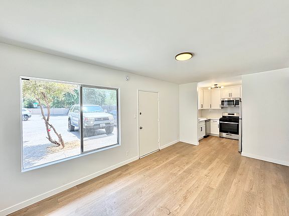 2nd image of 3001 Petite Ct #15