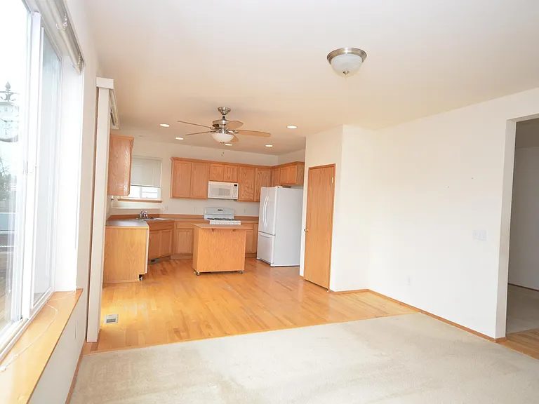259 Whitman Pl NE — Photo 6