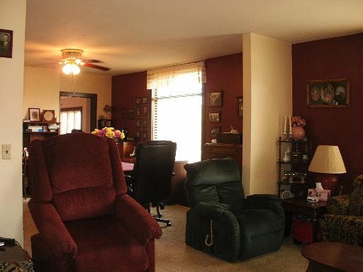 3rd image of 205 California St
