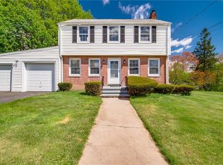 31 Leonard Rd, Hamden, CT 06514