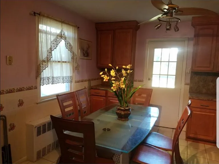 27 Ontario Ave — Photo 15