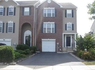 5599 Spring Ridge Dr W, Macungie, PA 18062