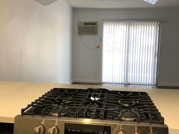 4th image of 2695 Loosmore St APT 8