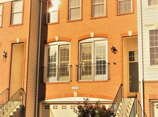 25279 Nesting Sq, Chantilly, VA 20152