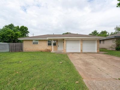 1103 Elmhurst Dr, Moore, OK, 73160