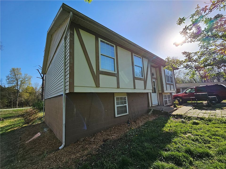 2nd image of 103 Cimarron St
