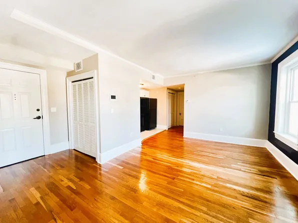 33 Maplewood Ave Unit 204, Pittsfield, MA 01201