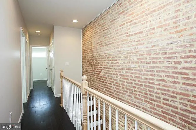 231 N Chester St — Photo 11