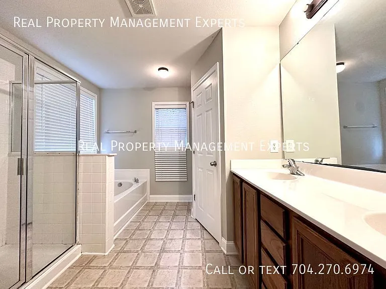 9824 Coatbridge Dr — Photo 12