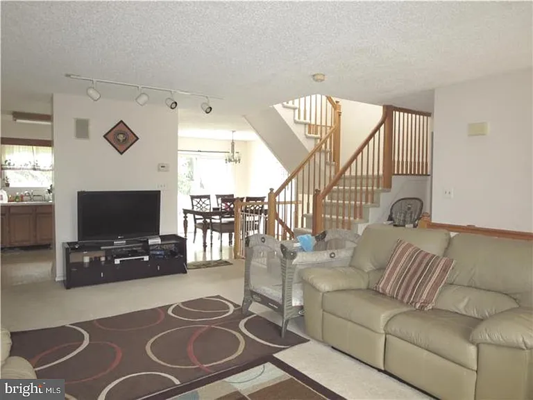 33 Ketley Pl — Photo 3