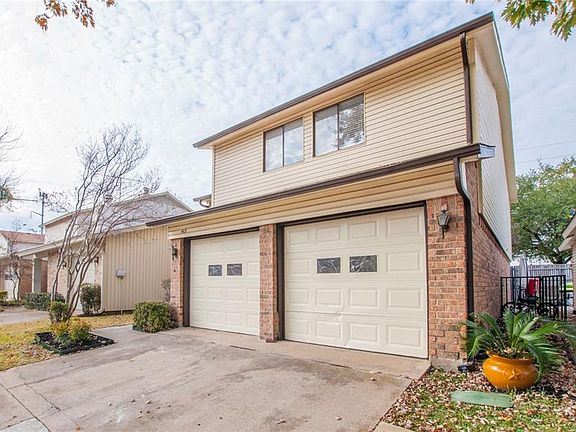 2nd image of 413 San Mateo Dr