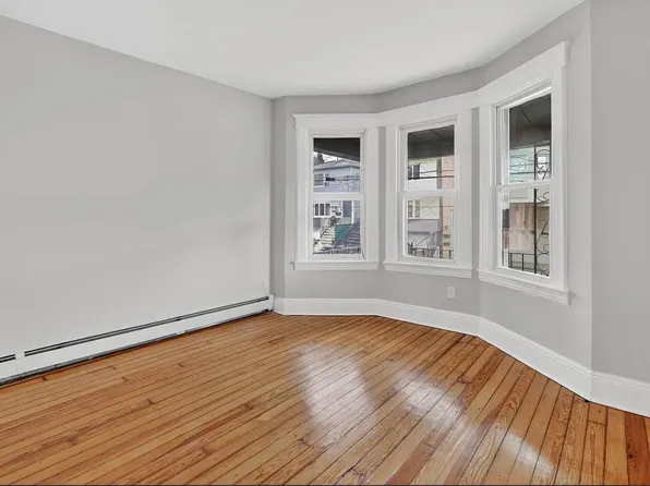 107 Brown Pl Floor 1, Jersey City, NJ 07305