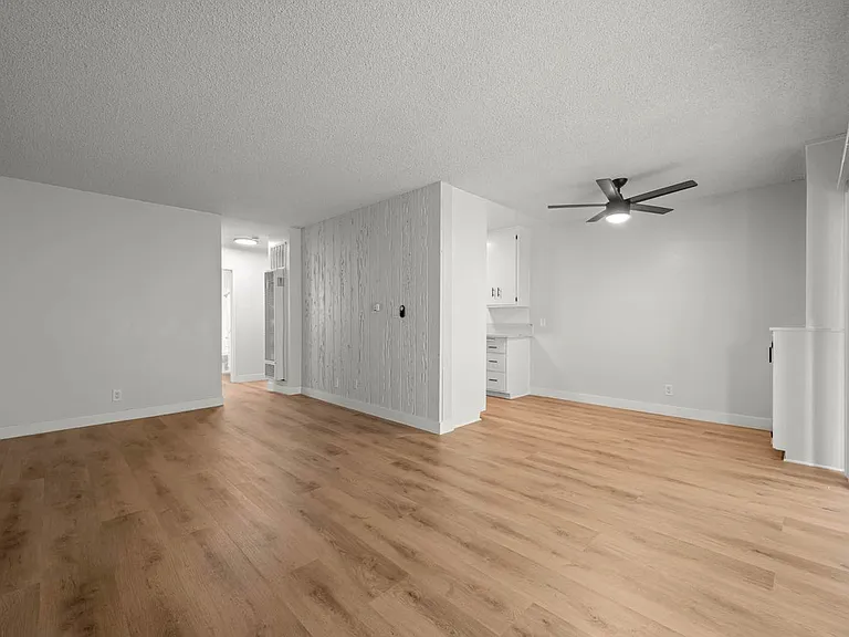 928 4th St #5 — Photo 14