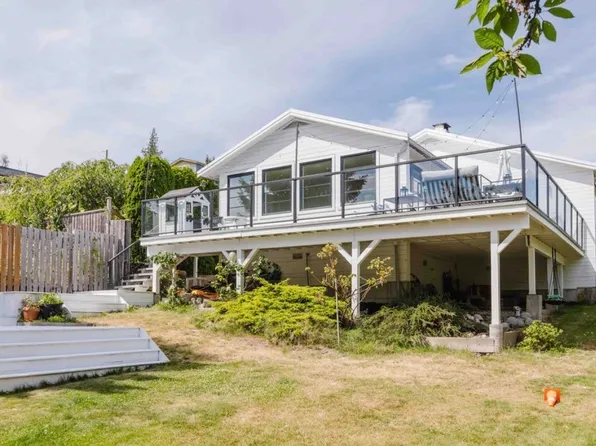679 Corlett Rd, Gibsons, BC V0N 1V9