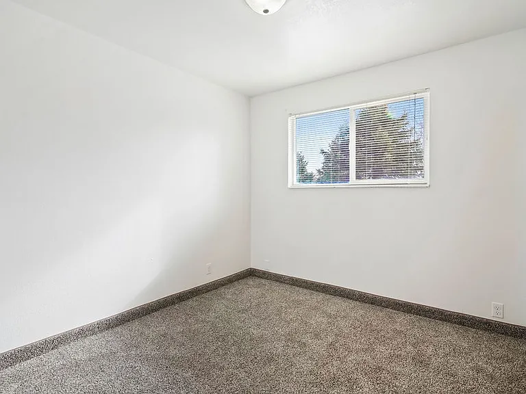 Mark Twain Apartments — Photo 14