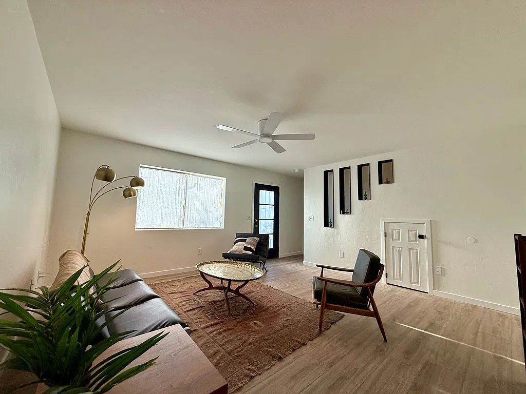 1036 N Anita Ave — Photo 3