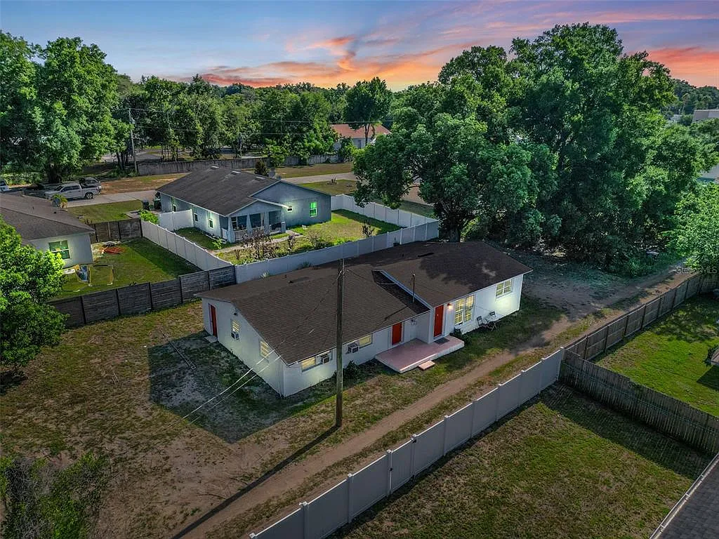 2 bed, 1.0 bath, 840 sqft, $1,600 — Photo 3