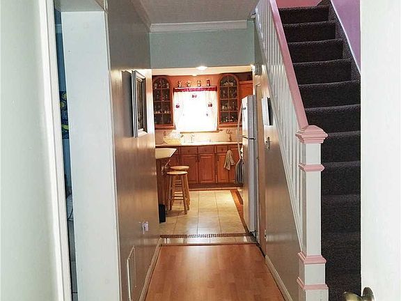 3rd image of 9128 Park Ln S