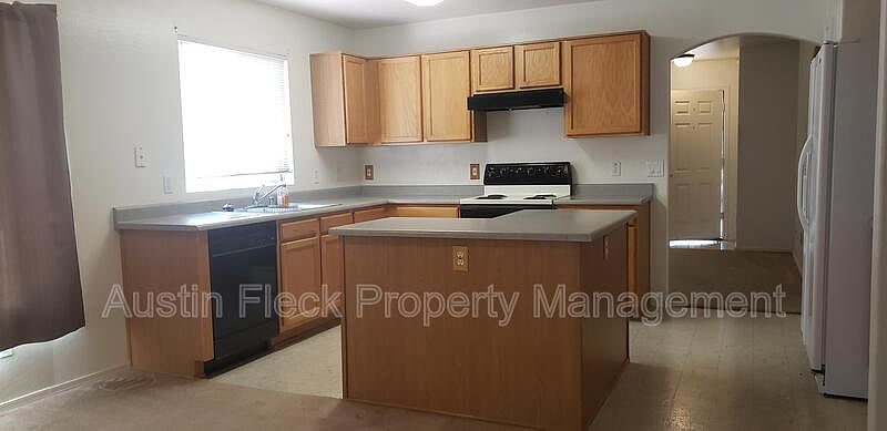 2nd image of 11810 W Shaw Butte Dr