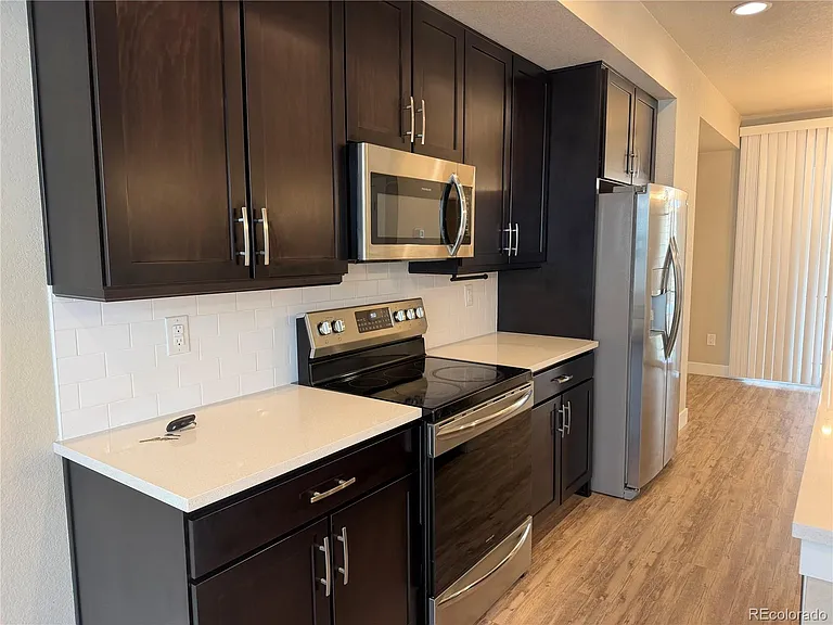 6753 S Tempe Ct — Photo 4