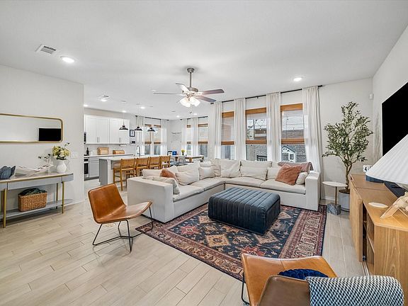 4th image of 4020 Starbright St