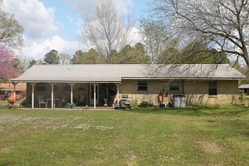 3rd image of 1201 W Choctaw St