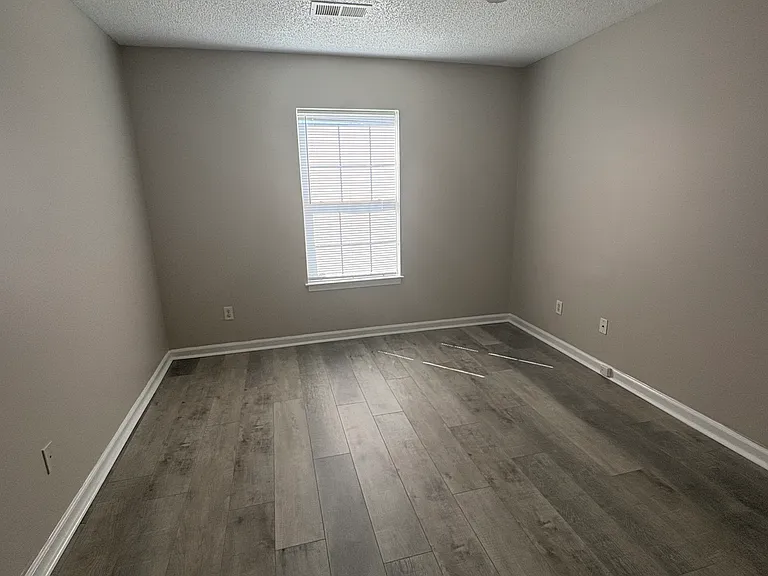 109 Drew Cir — Photo 8