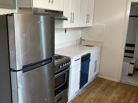5th image of 58 E 1st St APT 5F1