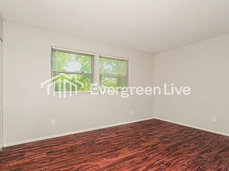 2667 Garham Dr — Photo 9