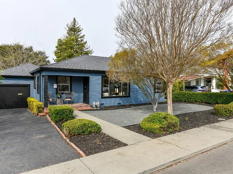 1509 Banks Ave — Photo 3