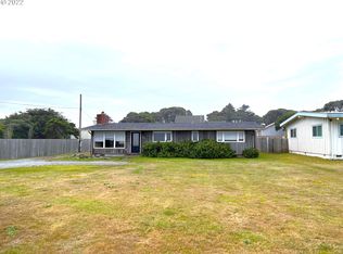 865 Ocean Dr SW, Bandon, OR 97411