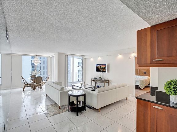 5th image of 1010 S Ocean Boulevard #1410