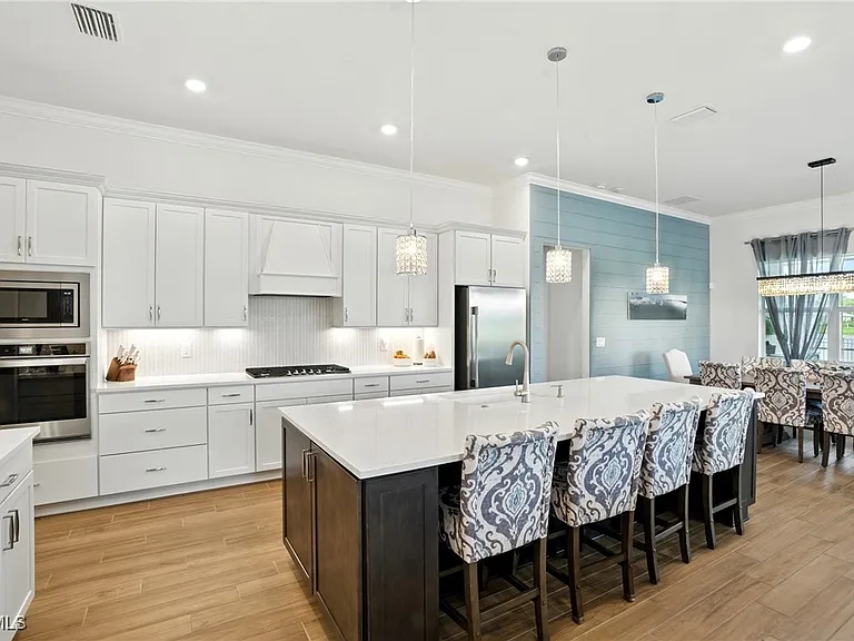7002 Del Webb Oak Creek Blvd — Photo 5