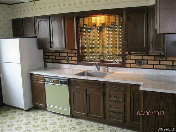 3rd image of 1618 William St