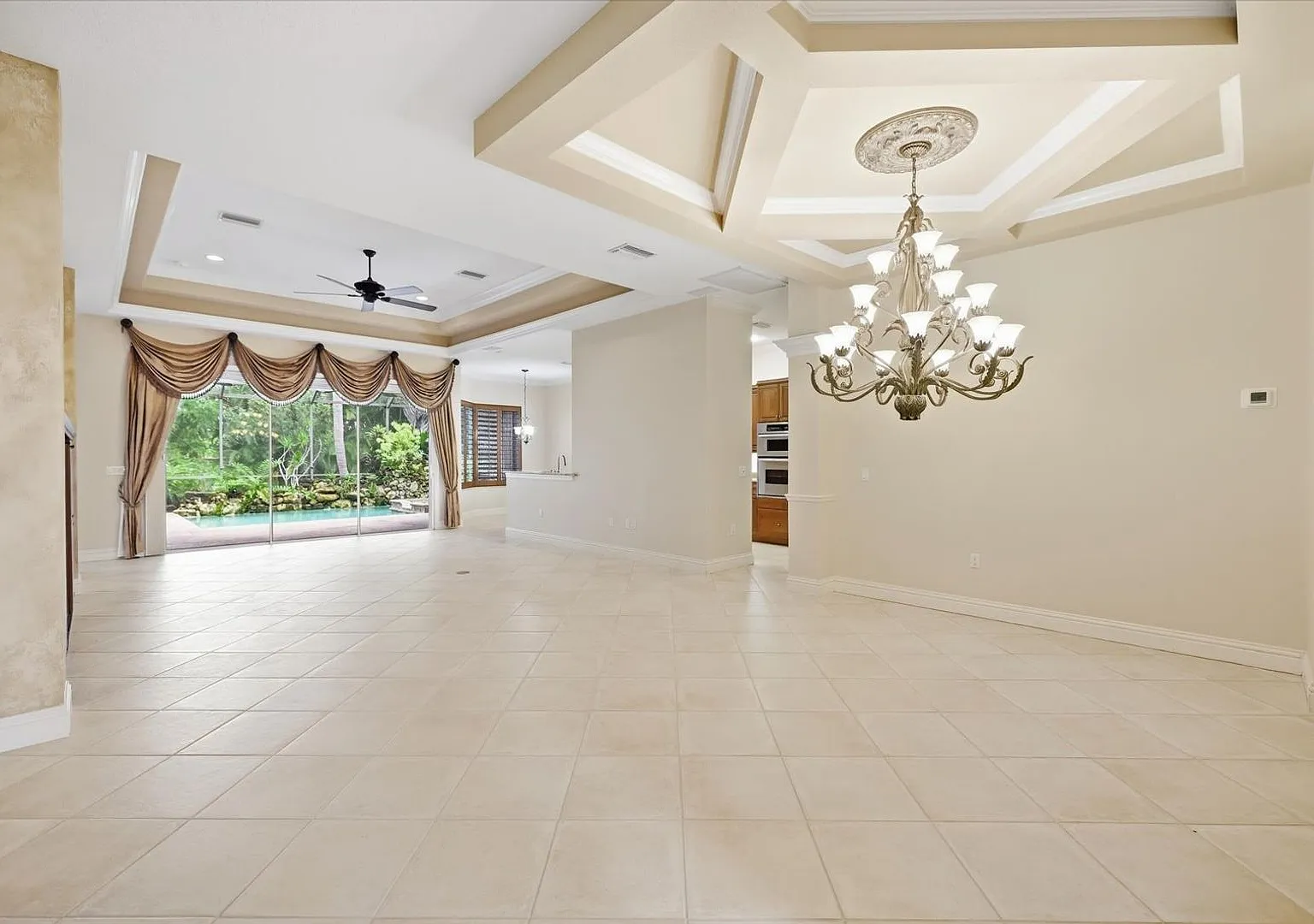 3bd/2bth Tropical Hideaway w/ Screened-in Pool in the Oaks Preserve Community — Photo 3