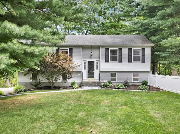 1561 Wenonah Trail, Mohegan Lake, NY 10547