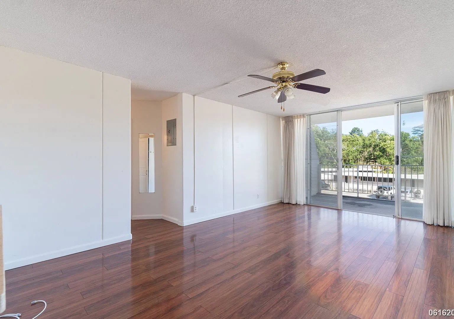 2Bed 1 Bath in ValleyView — Photo 1