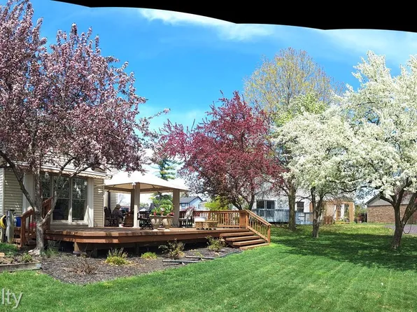 23482 Derby Ln, Farmington Hills, MI 48336