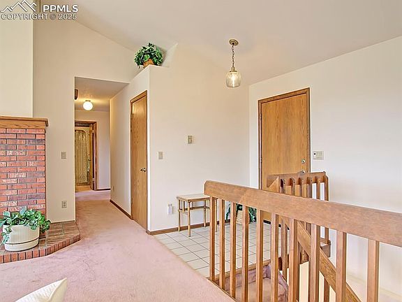 4th image of 755 Sun Hills Dr