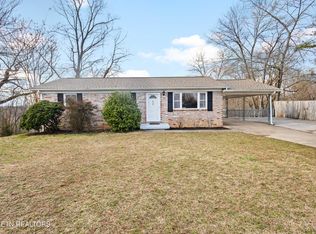 809 W Ridgecrest Dr, Kingston, TN 37763