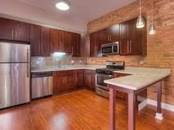 359 W Chicago Ave, Chicago, IL