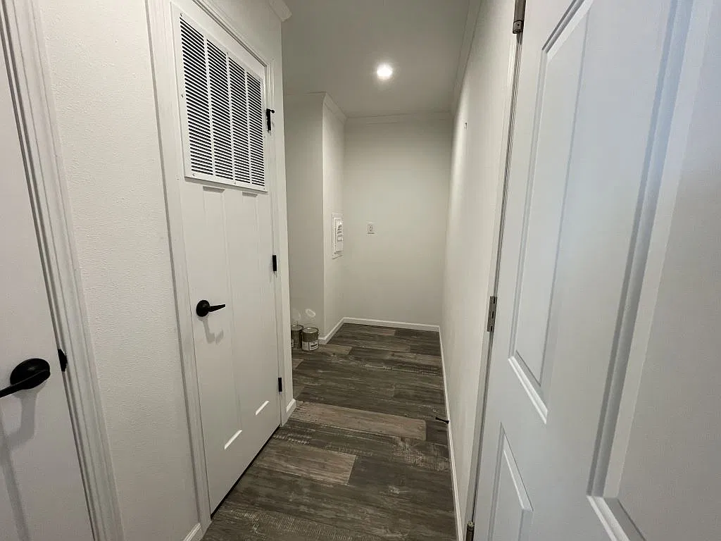 2 bed, 2.0 bath, 1095 sqft, $1,800 — Photo 3