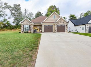 211 Hunters Rdg, Paducah, KY 42001
