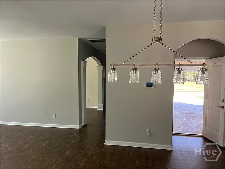 604 Majestic Dr — Photo 42