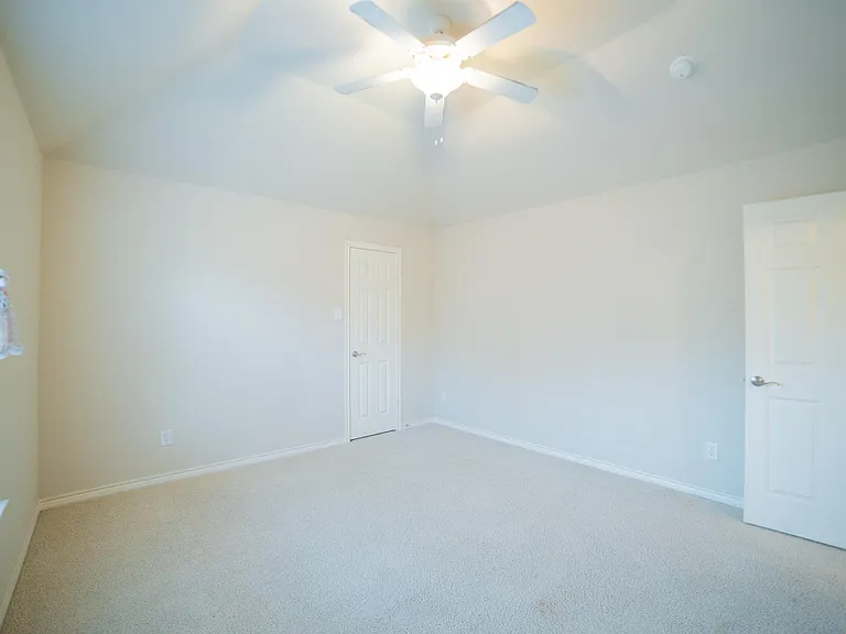15105 Regal Oak Ln — Photo 28