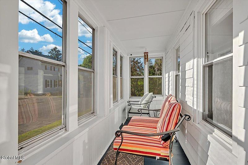 4th image of 138 Elm Street